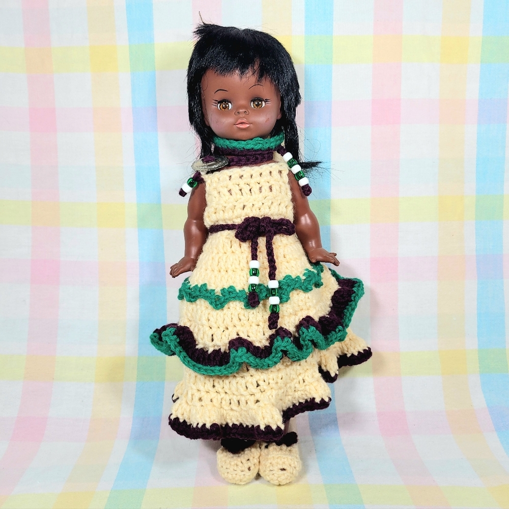 Vintage Native indigenous doll Regal Toy Canada open close eyes crochet dress